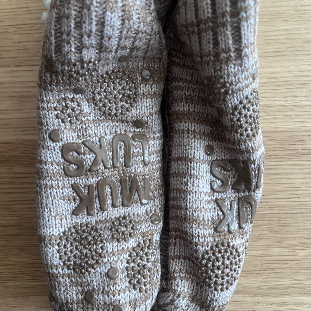 Muk Luks Brown Aloe-Infused Cozy Socks - Picture 4 of 4